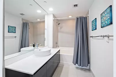 31 SE 6th St, Unit #2002, Miami, FL 33131 - Photo 8