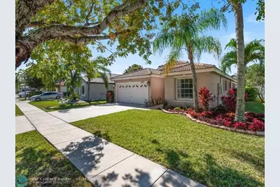 17646  10th St., Pembroke Pines, FL 33029 - Photo 2