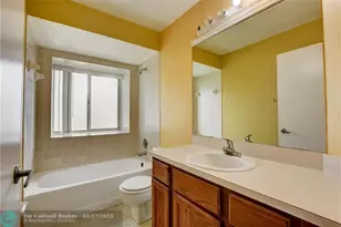 7958 Piper Ln, Lake Worth, FL 33463 - Photo 6