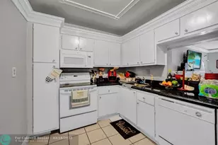 4394 NW 9th Ave, Deerfield Beach, FL 33064 - Photo 16