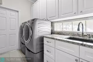 8338 SE Angelina Ct, Hobe Sound, FL 33455 - Photo 14