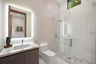 2421 Barcelona Dr, Fort Lauderdale, FL 33301 - Photo 38