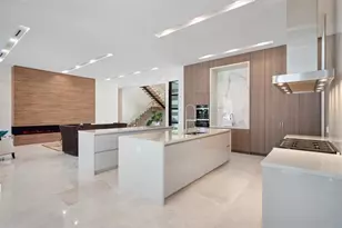 2421 Barcelona Dr, Fort Lauderdale, FL 33301 - Photo 20