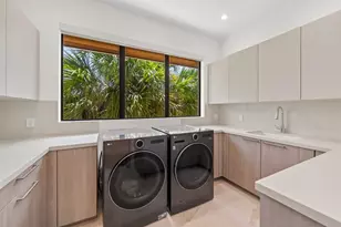 2421 Barcelona Dr, Fort Lauderdale, FL 33301 - Photo 76