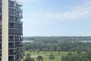 2425 Presidential Way, West Palm Beach, FL 33401 - Photo 4