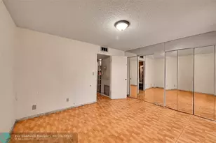 9101 Sunrise Lakes Blvd, Sunrise, FL 33322 - Photo 18