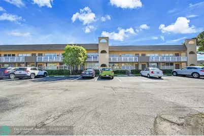 9101  Sunrise Lakes Blvd, Unit #206, Sunrise, FL 33322 - Photo 4