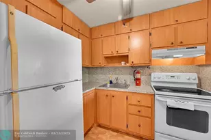 9101 Sunrise Lakes Blvd, Sunrise, FL 33322 - Photo 12