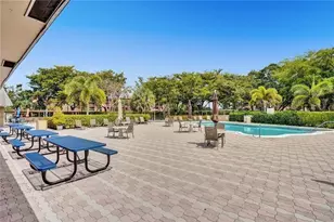 7360 NW 1st St, Margate, FL 33063 - Photo 22