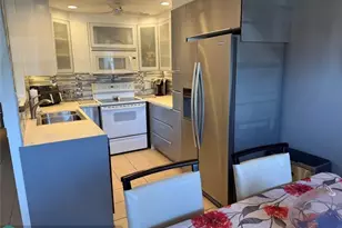 1066 Newport Q Unit, Deerfield Beach, FL 33442 - Photo 8