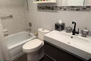 1066 Newport Q Unit, Deerfield Beach, FL 33442 - Photo 14