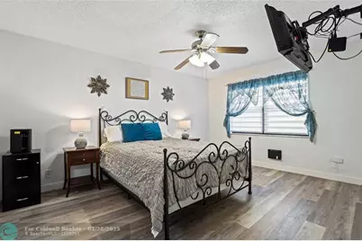 10123  Sunrise Lakes Blvd, Unit #307, Sunrise, FL 33322 - Photo 14