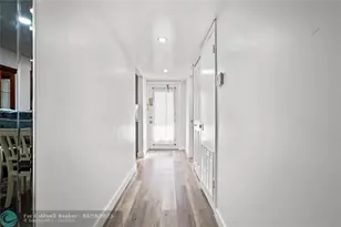 10123 Sunrise Lakes Blvd, Sunrise, FL 33322 - Photo 6