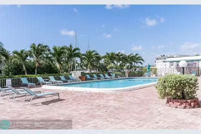 401  Golden Isles Dr, Unit #412, Hallandale Beach, FL 33009 - Photo 32