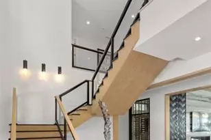 2520 Del Lago Dr, Fort Lauderdale, FL 33316 - Photo 8