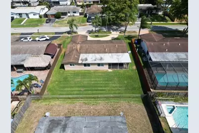 11420 NW 18th St, Pembroke Pines, FL 33026 - Photo 18