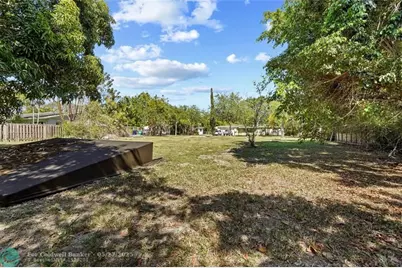 12840 SW 83rd Ct, Pinecrest, FL 33156 - Photo 2