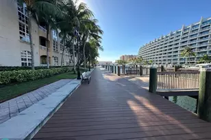 3001 NE 185th St, Aventura, FL 33180 - Photo 10