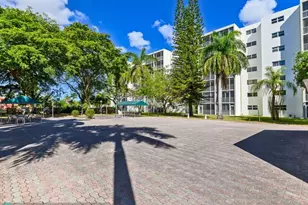 1001 NE 14th Ave, Hallandale Beach, FL 33009 - Photo 40