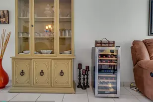 1001 NE 14th Ave, Hallandale Beach, FL 33009 - Photo 20