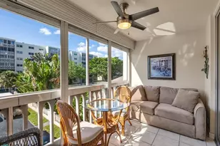 1001 NE 14th Ave, Hallandale Beach, FL 33009 - Photo 18