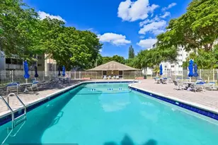 1001 NE 14th Ave, Hallandale Beach, FL 33009 - Photo 34