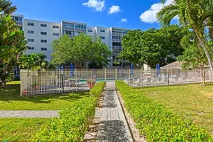1001 NE 14th Ave, Hallandale Beach, FL 33009 - Photo 32