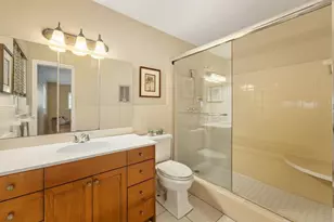 3697 NE 19th Ave, Oakland Park, FL 33308 - Photo 16