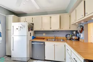 100 Lake Meryl Dr, West Palm Beach, FL 33411 - Photo 4