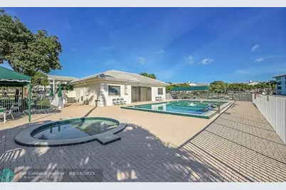6109  Balboa Cir, Unit #305, Boca Raton, FL 33433 - Photo 2
