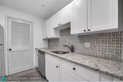 301  Croton Ave, Unit #302, Lantana, FL 33462 - Photo 12