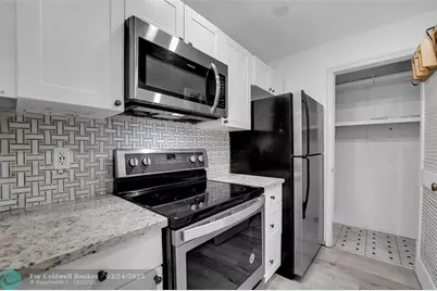 301  Croton Ave, Unit #302, Lantana, FL 33462 - Photo 10