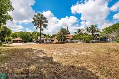 5939 NW 52nd St, Coral Springs, FL 33067 - Photo 8