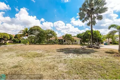 5939 NW 52nd St, Coral Springs, FL 33067 - Photo 4