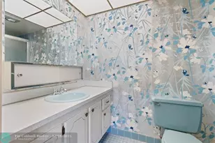 421 NE 14th Ave, Hallandale Beach, FL 33009 - Photo 16