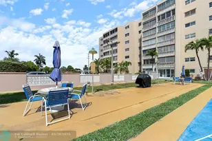 421 NE 14th Ave, Hallandale Beach, FL 33009 - Photo 28