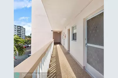 421 NE 14th Ave, Unit #302, Hallandale Beach, FL 33009 - Photo 2