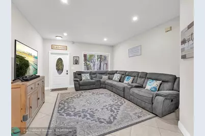 4776  Lago Vista Dr, Coconut Creek, FL 33073 - Photo 6