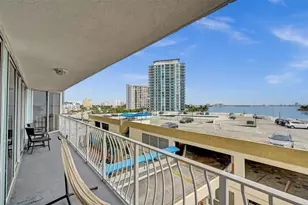 7601 E Treasure Dr, North Bay Village, FL 33141 - Photo 32