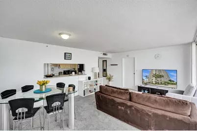 7601 E Treasure Dr, Unit #617, North Bay Village, FL 33141 - Photo 24