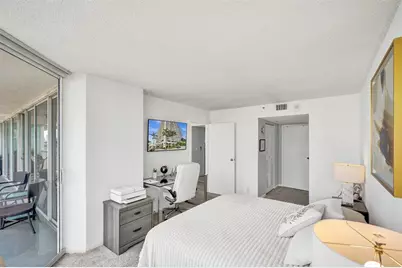 7601 E Treasure Dr, Unit #617, North Bay Village, FL 33141 - Photo 14