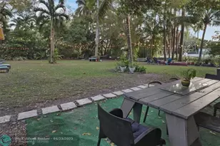 11410 Griffing Bl, Biscayne Park, FL 33161 - Photo 28