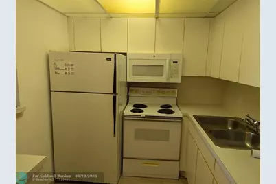 190  Oakridge M, Unit #190, Deerfield Beach, FL 33442 - Photo 10