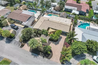 1616 SE 4th St, Deerfield Beach, FL 33441 - Photo 2