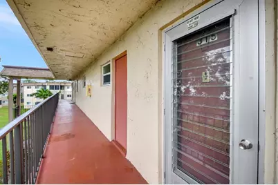 715  Lori Dr, Unit #315, Palm Springs, FL 33461 - Photo 6