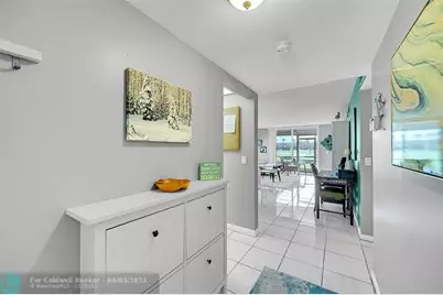 9841  Sunrise Lakes Blvd, Unit #105, Sunrise, FL 33322 - Photo 4