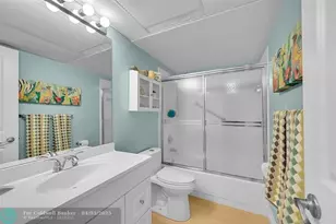 9841 Sunrise Lakes Blvd, Sunrise, FL 33322 - Photo 14