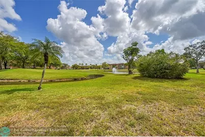 9841  Sunrise Lakes Blvd, Unit #105, Sunrise, FL 33322 - Photo 16