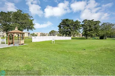 9841  Sunrise Lakes Blvd, Unit #105, Sunrise, FL 33322 - Photo 22