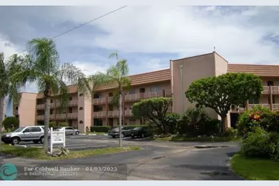 9841  Sunrise Lakes Blvd, Unit #105, Sunrise, FL 33322 - Photo 2